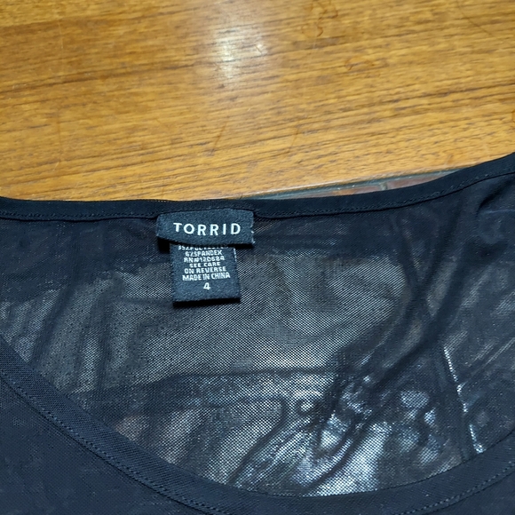 Torrid top with black mesh gray and black 4 - Picture 4 of 11